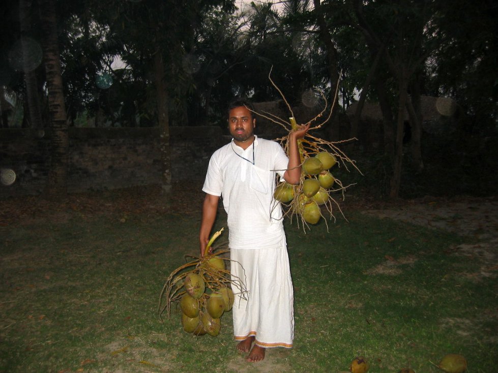  gaura mandal parikrama. 2004.03.16